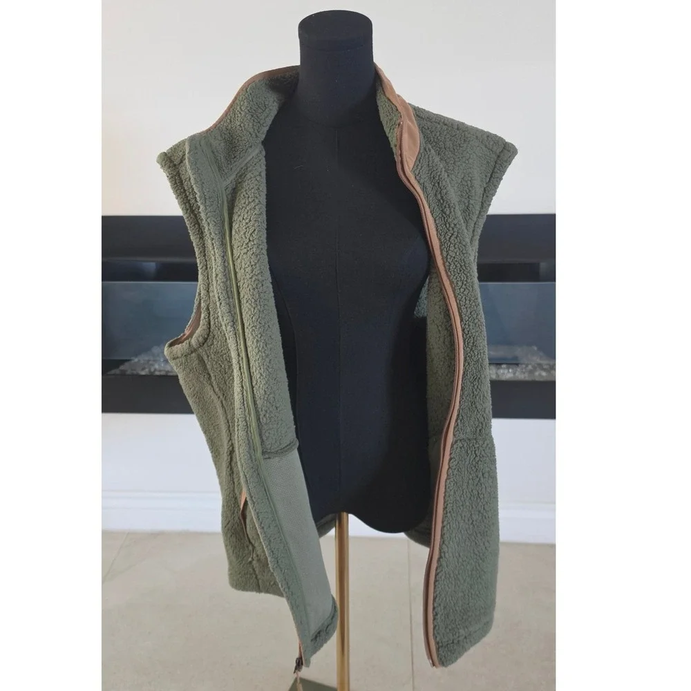 The North Face Mens Royal Arch Sherpa Fleece Vest Military Olive Green XXL